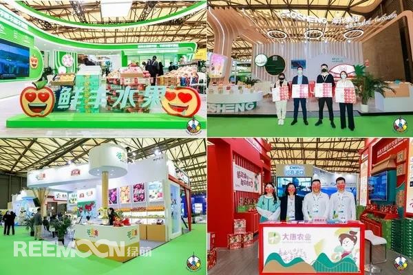 11月16日，是首屆上海國際水果展的第二日，展會現(xiàn)場依然熱鬧非凡。本次展會以“世界水果，中國市場”為主題，企望匯聚全球優(yōu)質(zhì)水果資源，打造亞太專業(yè)水果展，促進(jìn)水果產(chǎn)業(yè)發(fā)展與變革。本次展會普通觀眾的數(shù)量不如疫情之前的展會，但專業(yè)觀眾的比例較高?！罢箷兹瘴覀兊恼刮缓芊泵?，除了對產(chǎn)品感興趣前來詢問的觀眾外，還